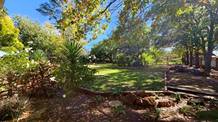 14 Bedroom Property for Sale in Mooilande Gauteng