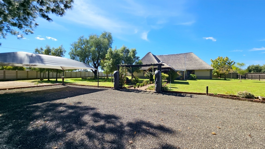 14 Bedroom Property for Sale in Mooilande Gauteng