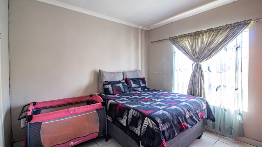 2 Bedroom Property for Sale in Meredale Gauteng