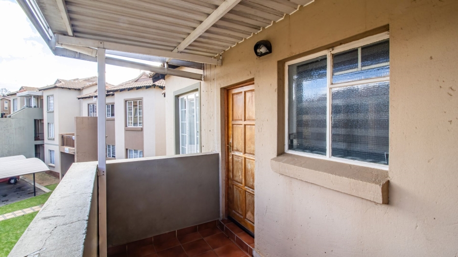 2 Bedroom Property for Sale in Meredale Gauteng