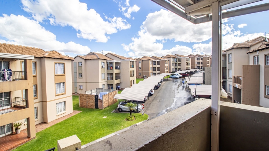 2 Bedroom Property for Sale in Meredale Gauteng