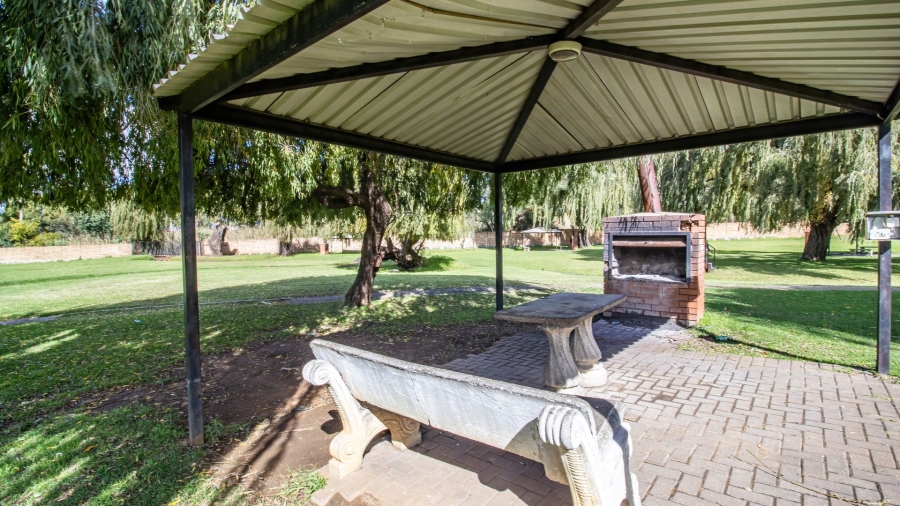 2 Bedroom Property for Sale in Meredale Gauteng