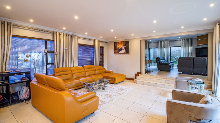 6 Bedroom Property for Sale in Bassonia Gauteng