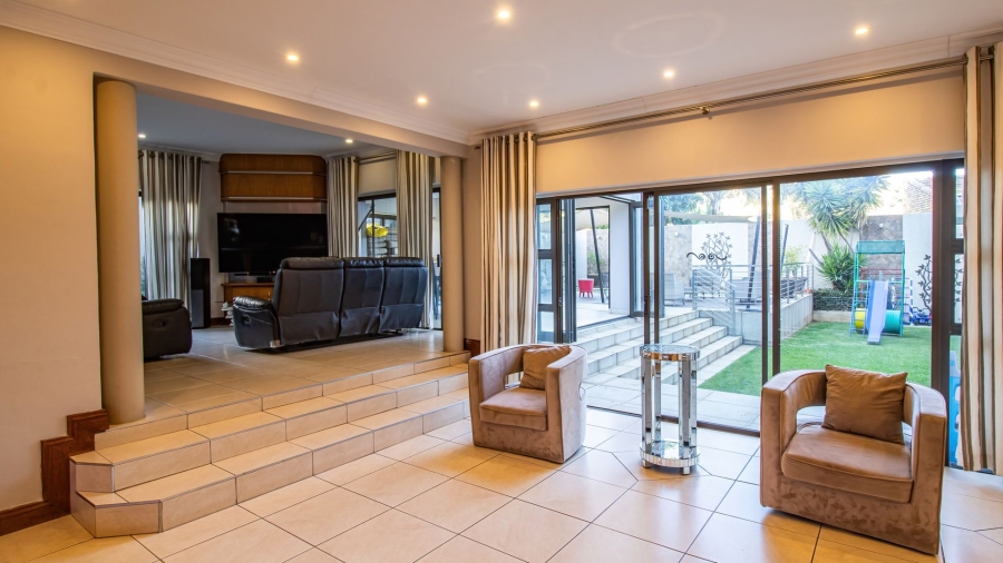6 Bedroom Property for Sale in Bassonia Gauteng