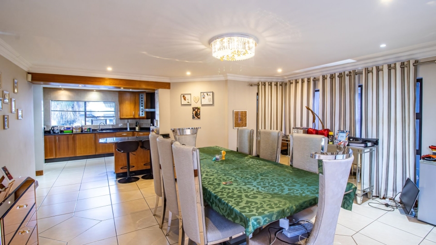 6 Bedroom Property for Sale in Bassonia Gauteng