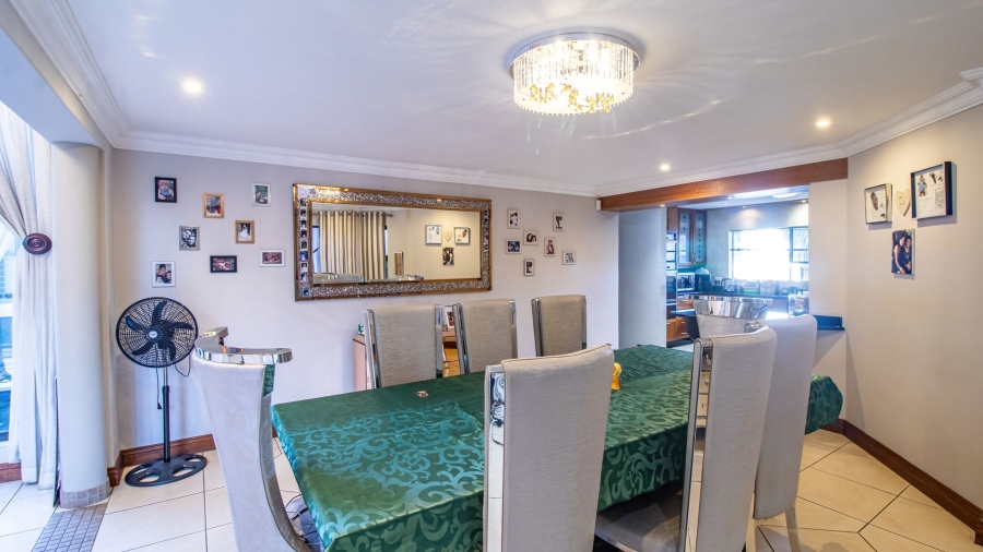 6 Bedroom Property for Sale in Bassonia Gauteng