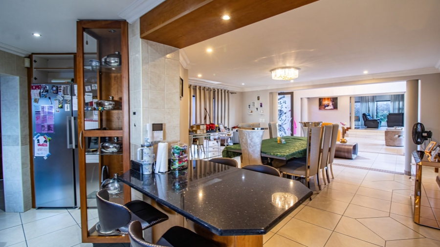 6 Bedroom Property for Sale in Bassonia Gauteng