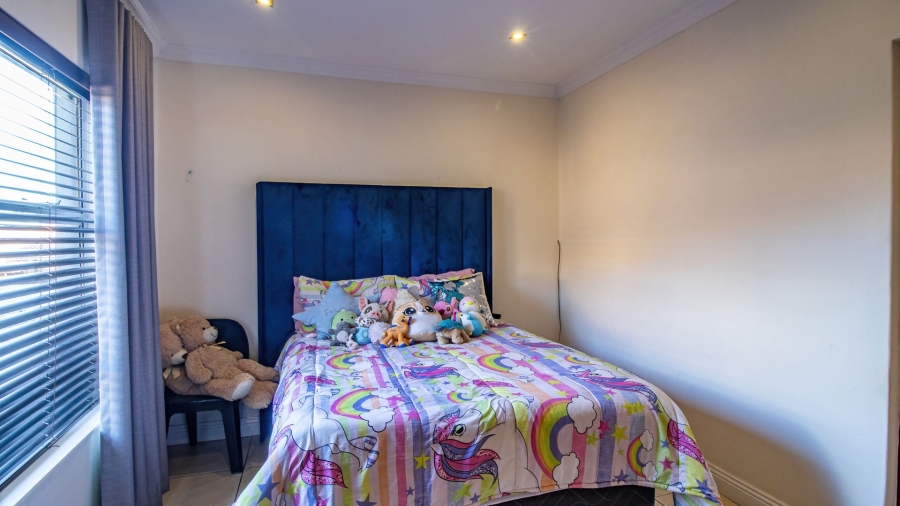 6 Bedroom Property for Sale in Bassonia Gauteng