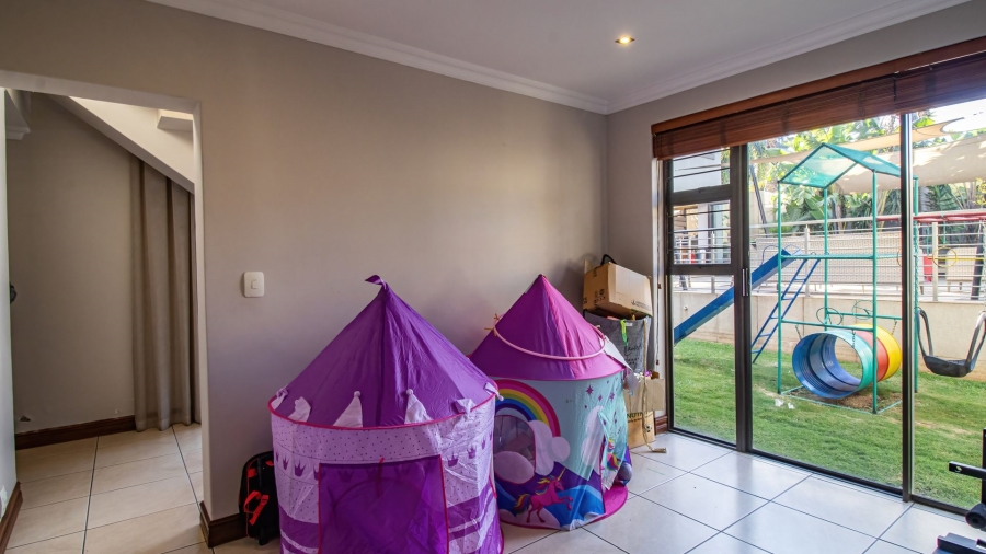 6 Bedroom Property for Sale in Bassonia Gauteng