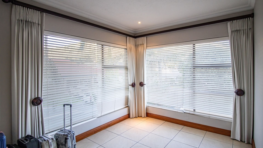 6 Bedroom Property for Sale in Bassonia Gauteng