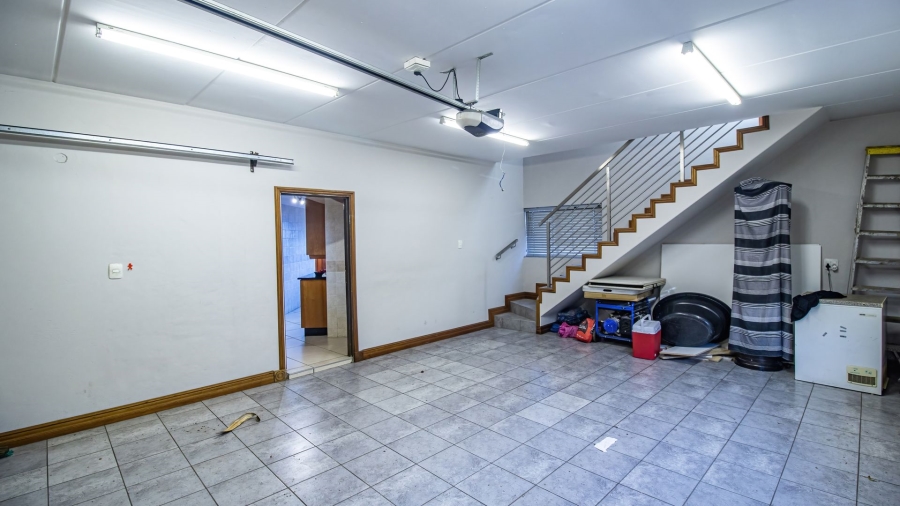 6 Bedroom Property for Sale in Bassonia Gauteng