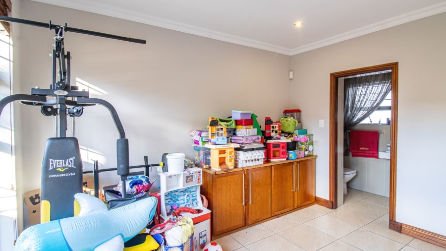 6 Bedroom Property for Sale in Bassonia Gauteng
