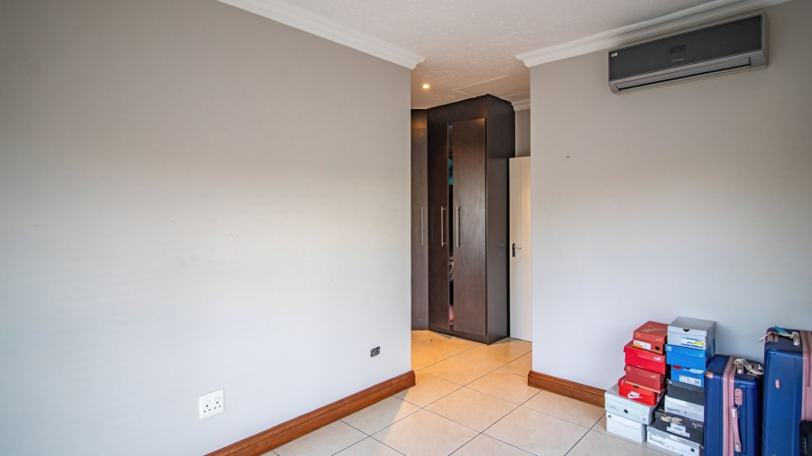 6 Bedroom Property for Sale in Bassonia Gauteng