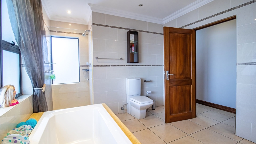 6 Bedroom Property for Sale in Bassonia Gauteng