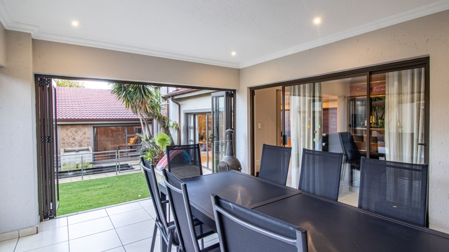 6 Bedroom Property for Sale in Bassonia Gauteng