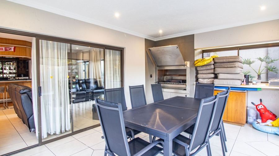 6 Bedroom Property for Sale in Bassonia Gauteng