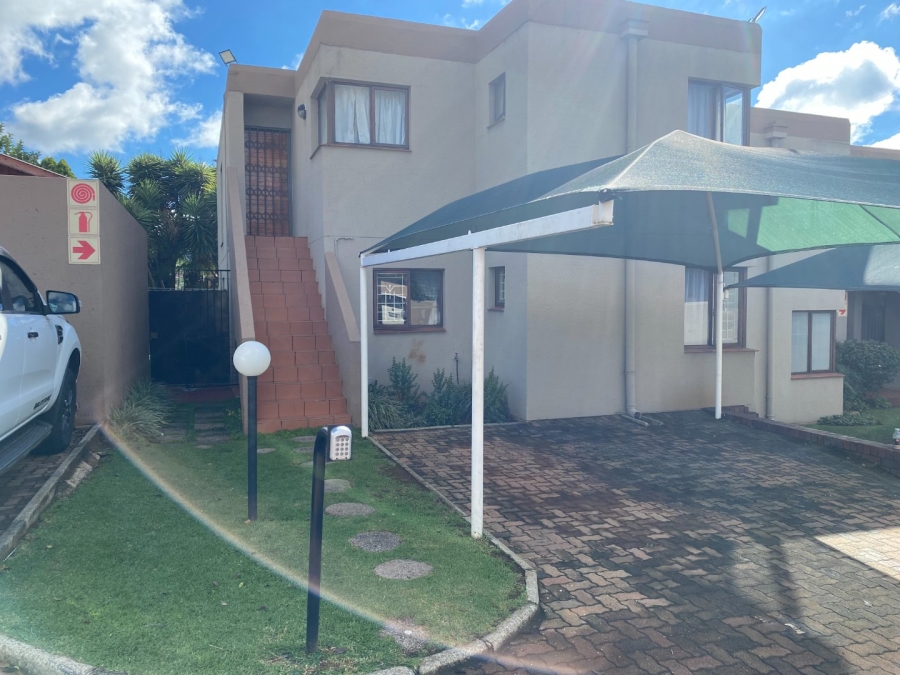 2 Bedroom Property for Sale in Glenvista Gauteng