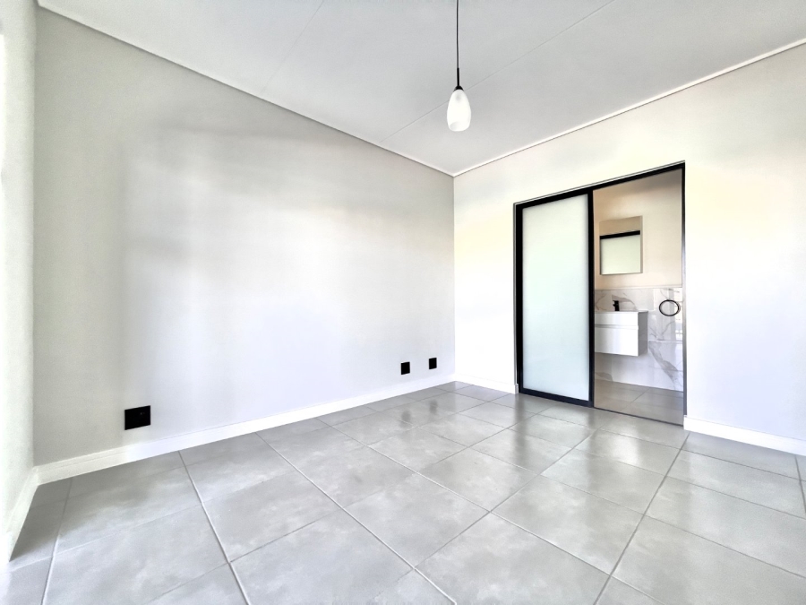 To Let 3 Bedroom Property for Rent in Waterfall Gauteng