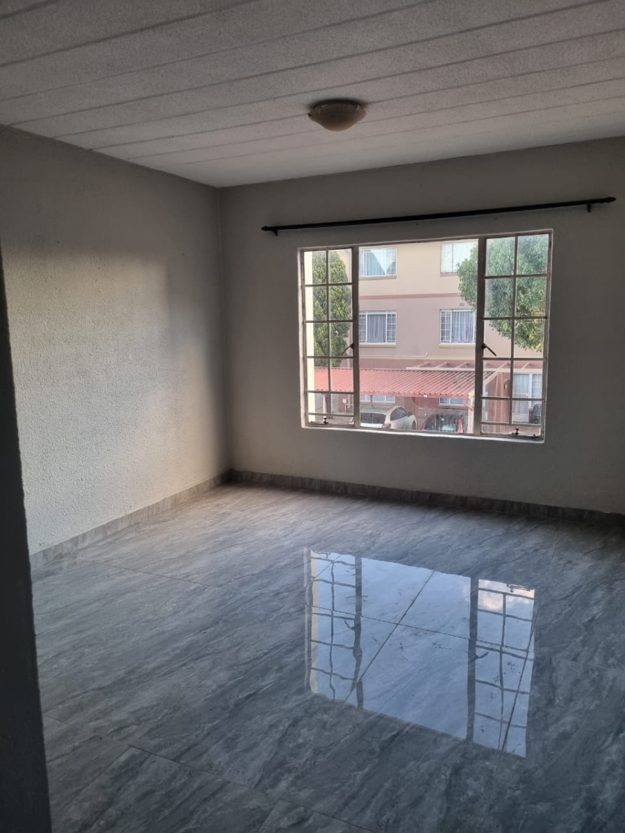 To Let 2 Bedroom Property for Rent in Goedeburg Gauteng