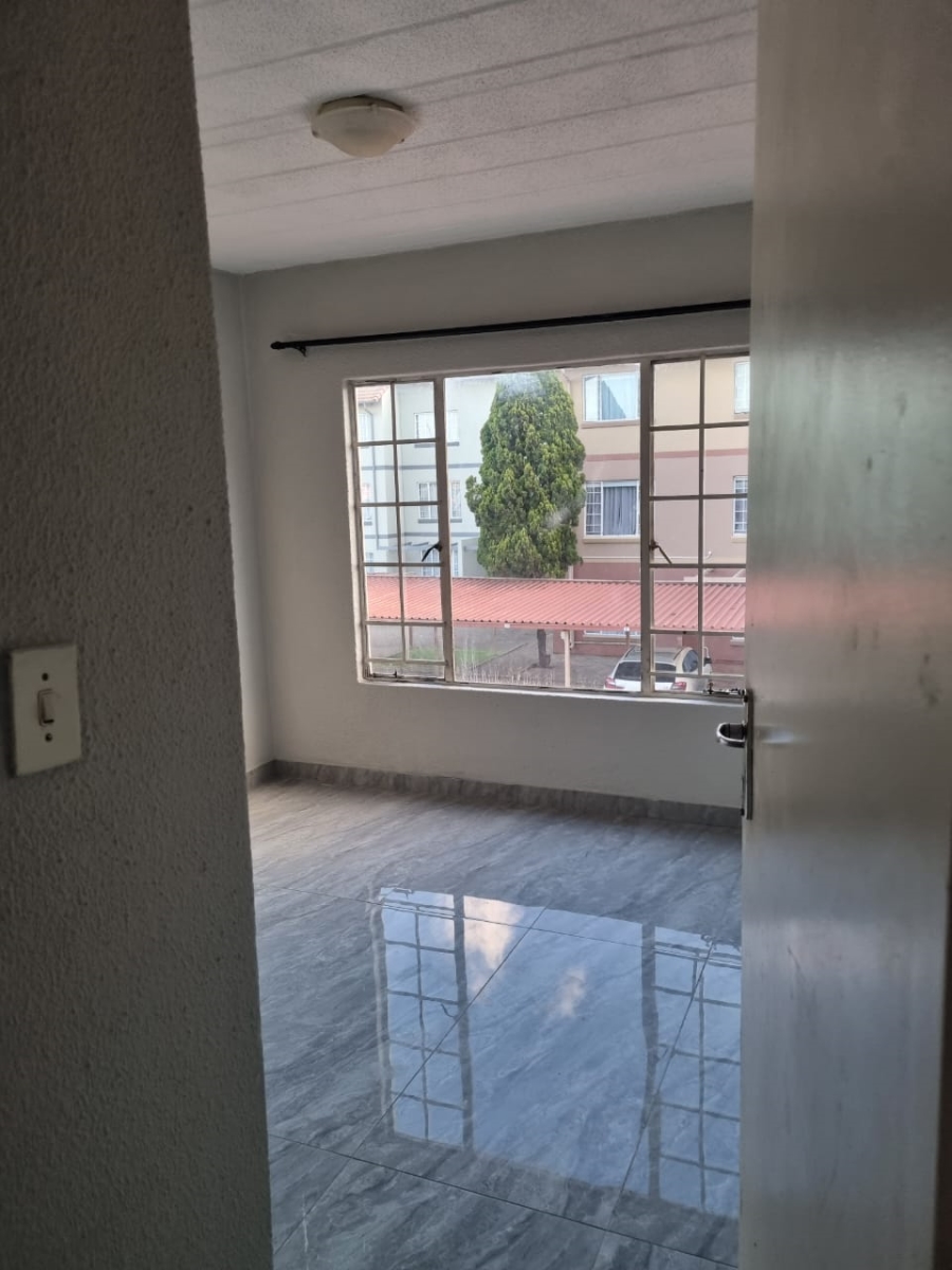 To Let 2 Bedroom Property for Rent in Goedeburg Gauteng