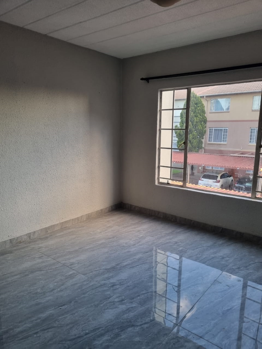 To Let 2 Bedroom Property for Rent in Goedeburg Gauteng