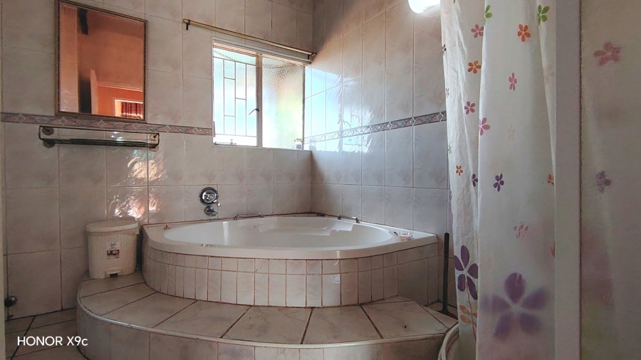 Commercial Property for Sale in Glen Donald A H Gauteng