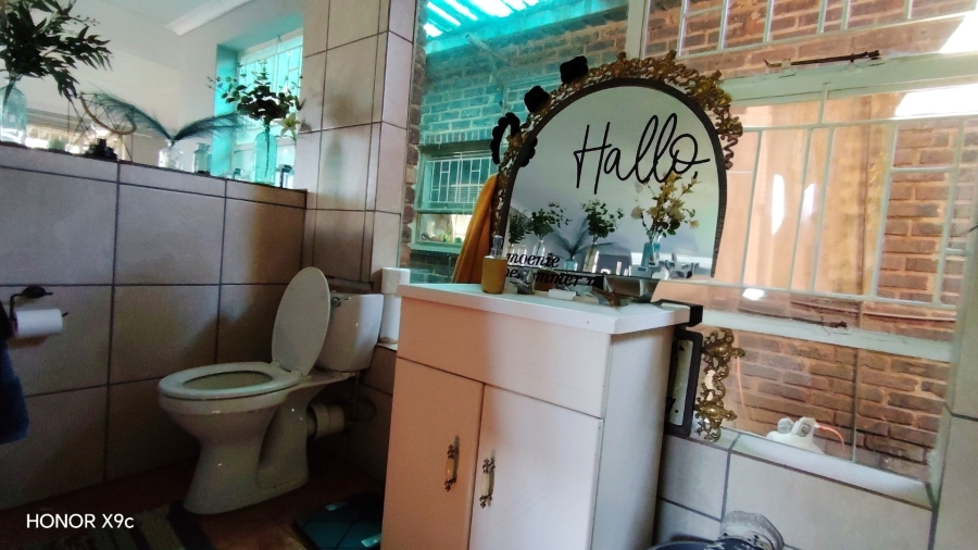 Commercial Property for Sale in Glen Donald A H Gauteng