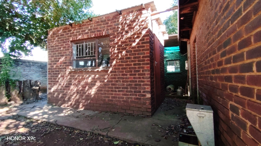 Commercial Property for Sale in Glen Donald A H Gauteng