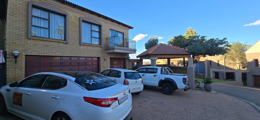 To Let 5 Bedroom Property for Rent in Meyersdal Gauteng