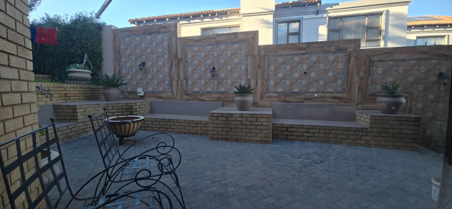 To Let 5 Bedroom Property for Rent in Meyersdal Gauteng