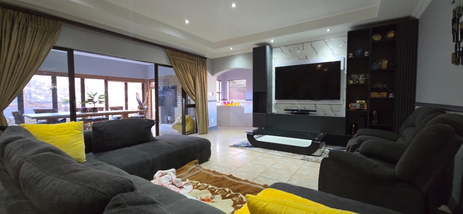 To Let 5 Bedroom Property for Rent in Meyersdal Gauteng