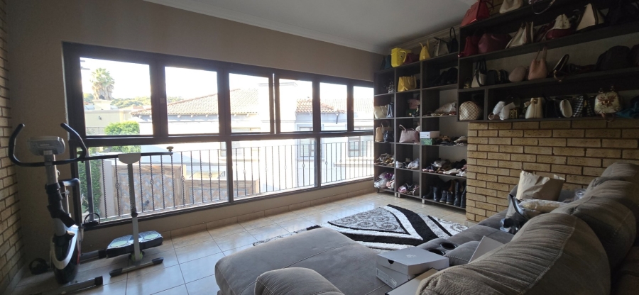 To Let 5 Bedroom Property for Rent in Meyersdal Gauteng