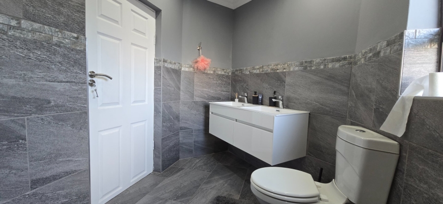 To Let 5 Bedroom Property for Rent in Meyersdal Gauteng
