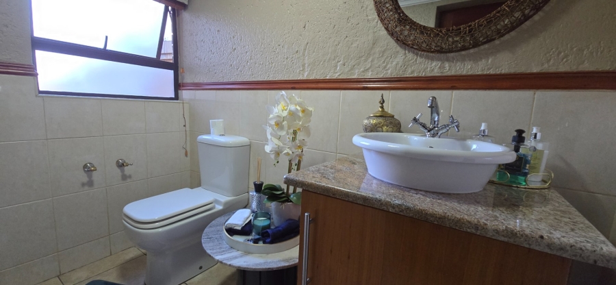To Let 5 Bedroom Property for Rent in Meyersdal Gauteng