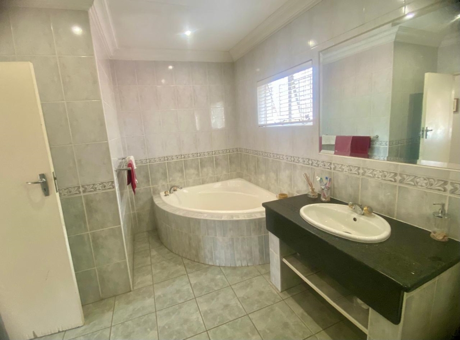 3 Bedroom Property for Sale in Doringkloof Gauteng