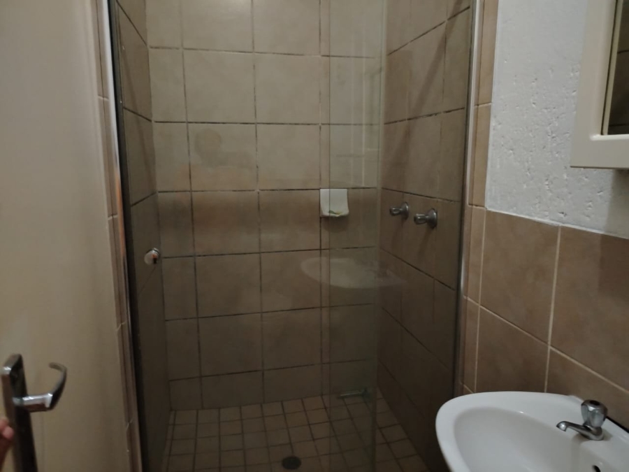 2 Bedroom Property for Sale in Comet Gauteng