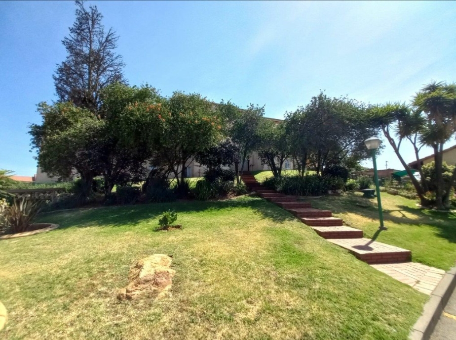 2 Bedroom Property for Sale in Primrose Hill Gauteng
