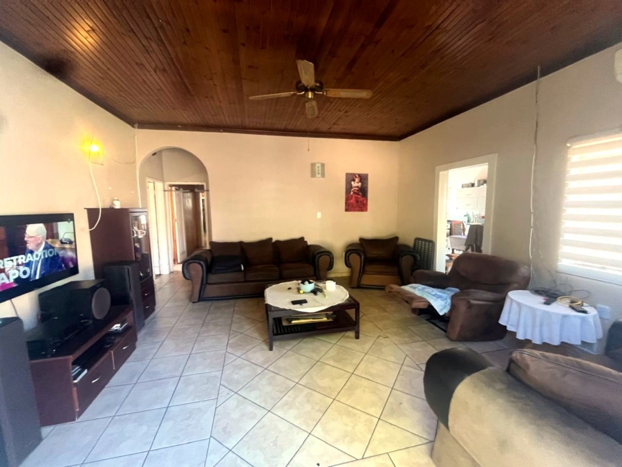 To Let 4 Bedroom Property for Rent in Gezina Gauteng