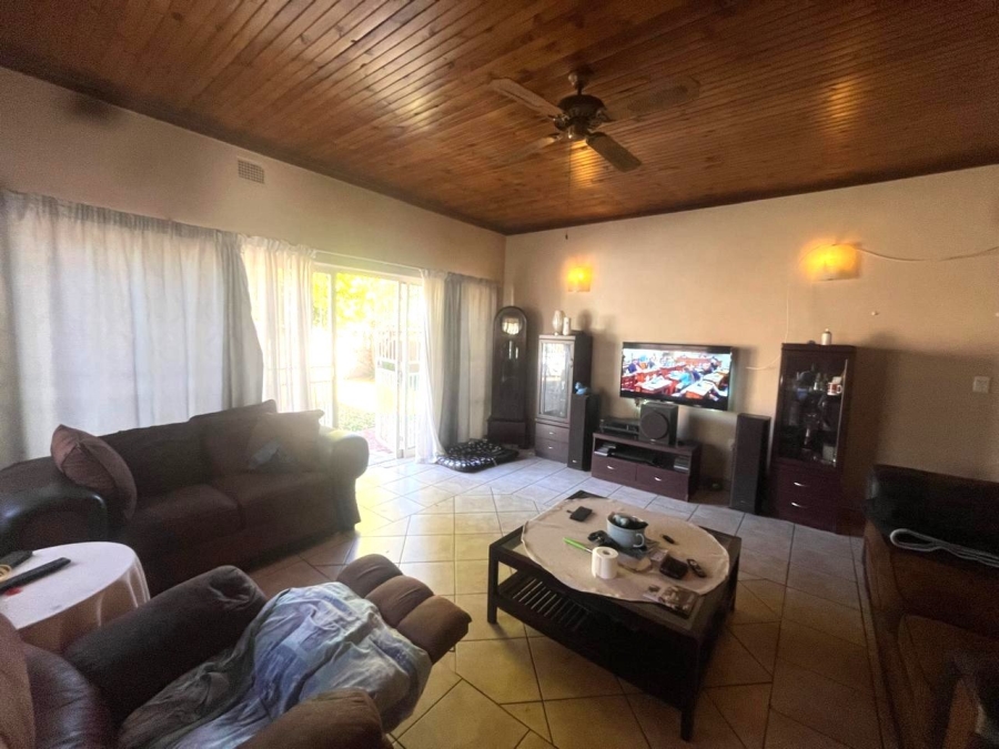 To Let 4 Bedroom Property for Rent in Gezina Gauteng