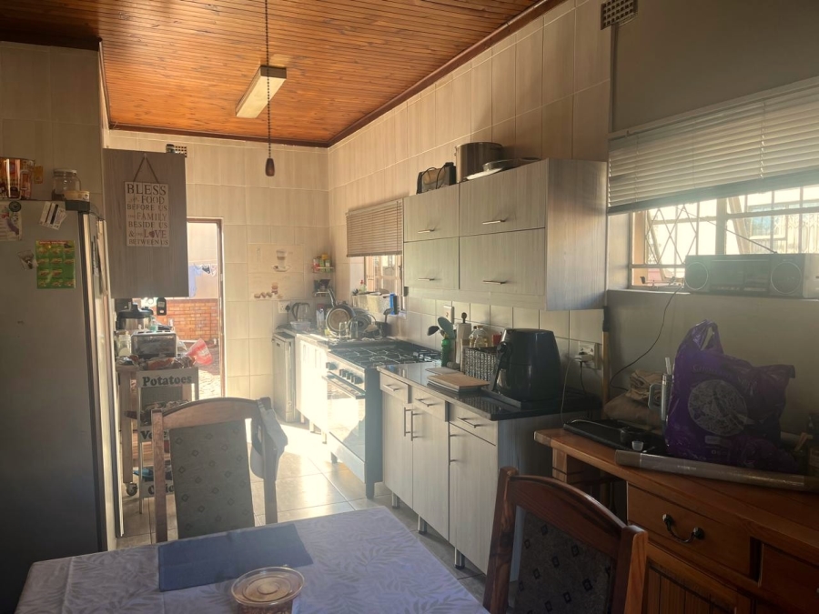 To Let 4 Bedroom Property for Rent in Gezina Gauteng