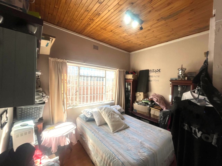 To Let 4 Bedroom Property for Rent in Gezina Gauteng