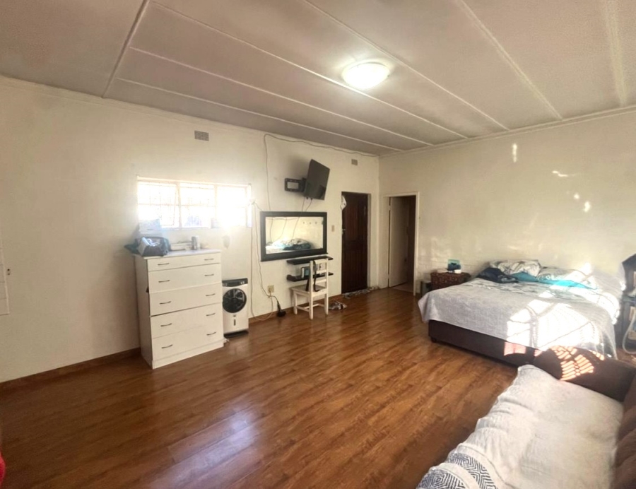To Let 4 Bedroom Property for Rent in Gezina Gauteng
