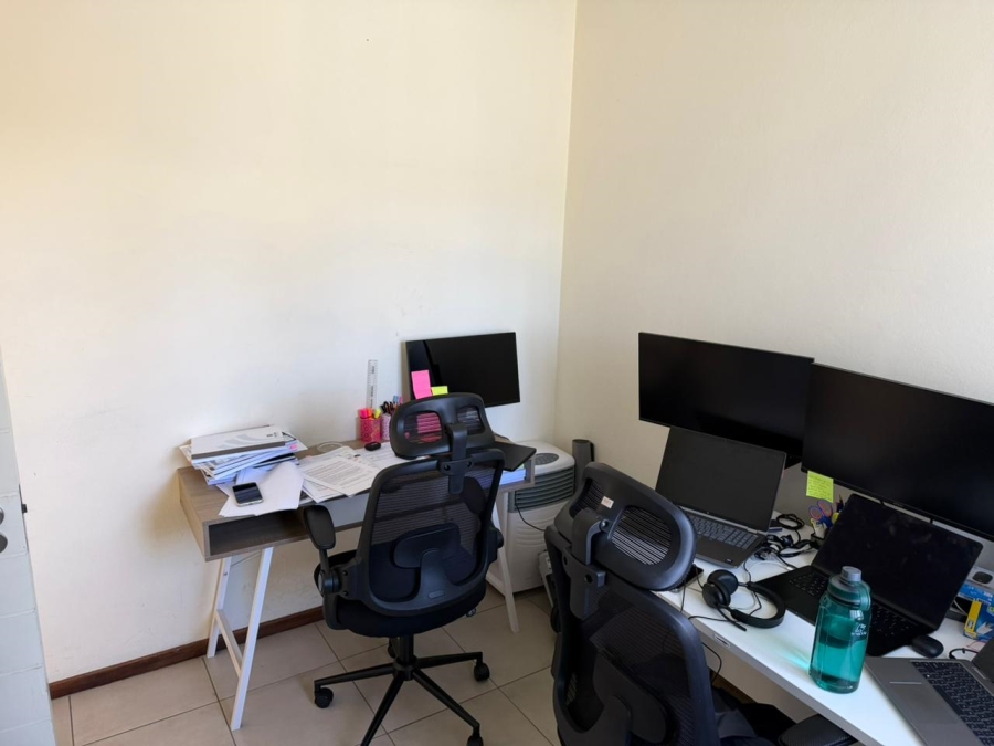 To Let 2 Bedroom Property for Rent in North Riding Gauteng