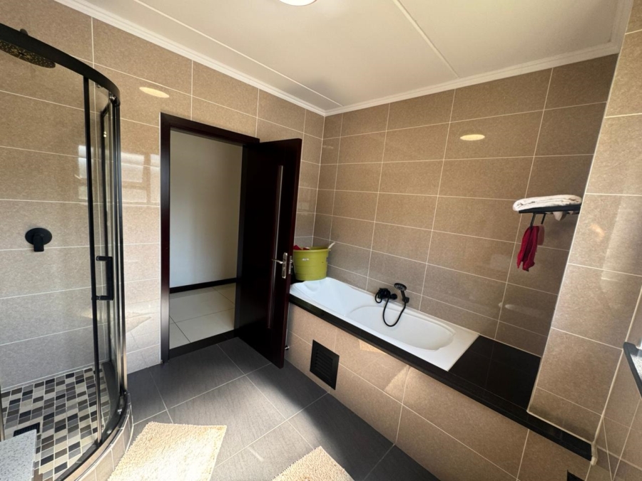3 Bedroom Property for Sale in Carlswald North Estate Gauteng
