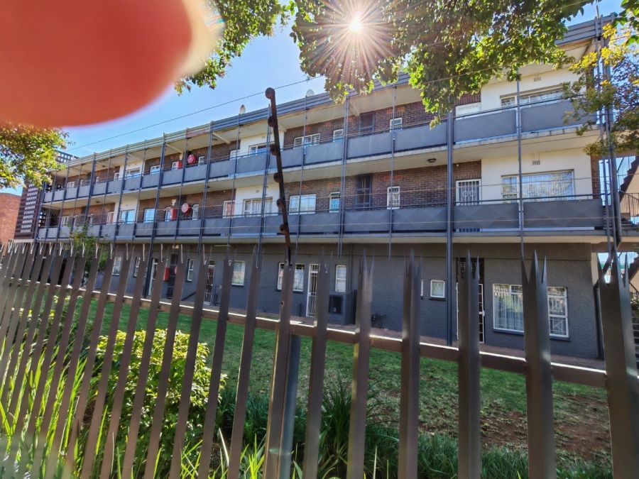 2 Bedroom Property for Sale in Linden Gauteng