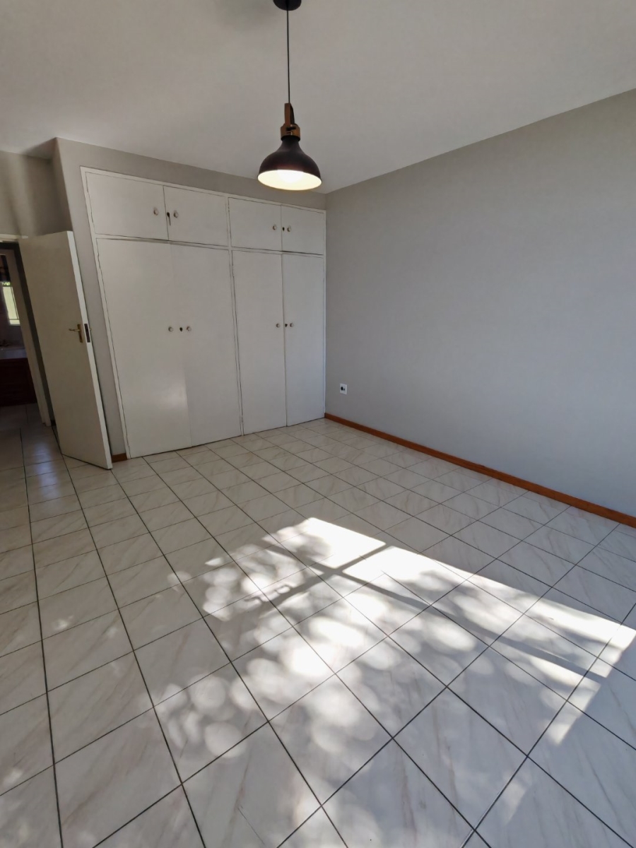 2 Bedroom Property for Sale in Linden Gauteng