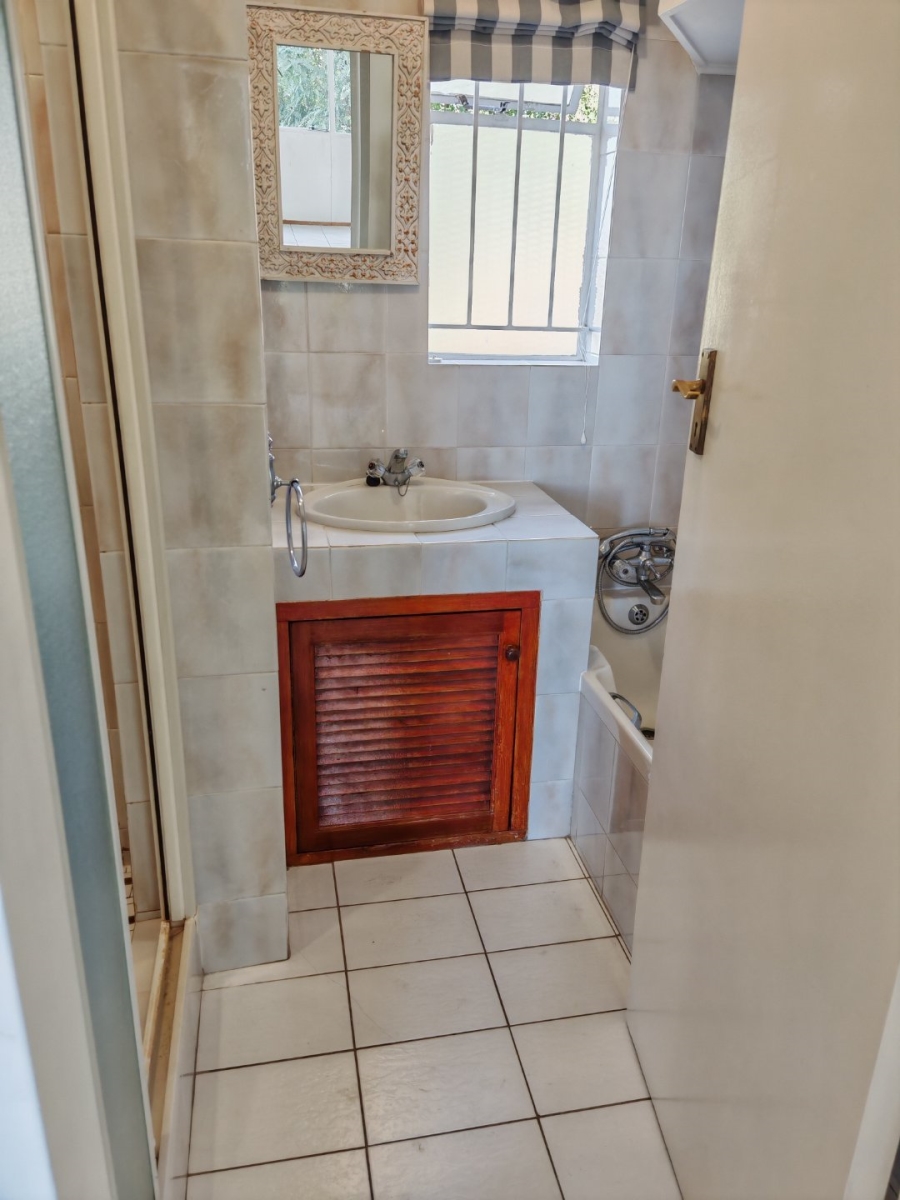 2 Bedroom Property for Sale in Linden Gauteng