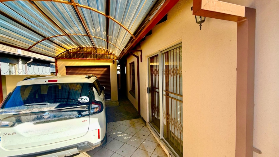 3 Bedroom Property for Sale in Goudrand Gauteng