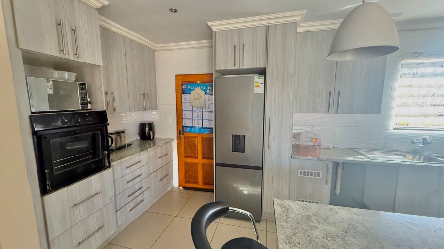 3 Bedroom Property for Sale in Goudrand Gauteng