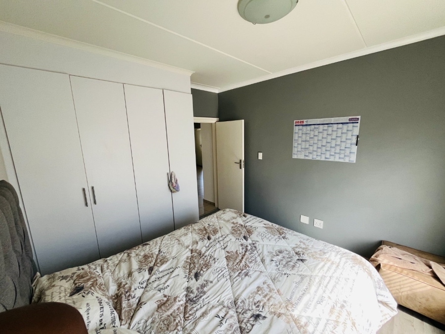 To Let 2 Bedroom Property for Rent in Erand Gardens Gauteng